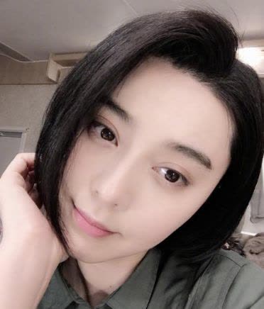 佟丽娅和董璇合照穿的小香风,佟丽娅和董璇撞衫