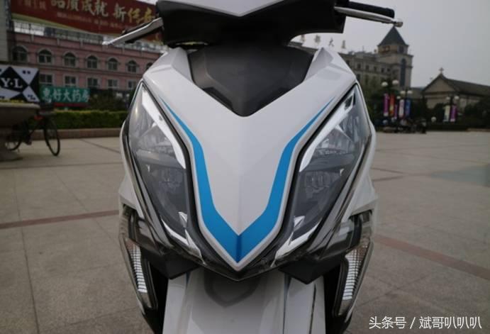 好看的新大洲本田裂行美图,本田裂行125与本田nx125哪个好