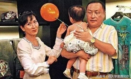 关之琳首度正面回应记者：男人、钱、权，我没主动我没错！