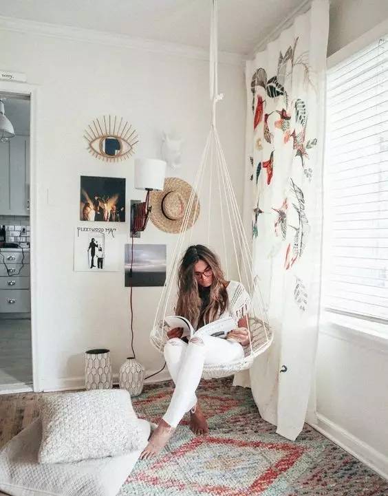 这样的吊椅,才能让你在阳台喝酒聊天数星星啊!