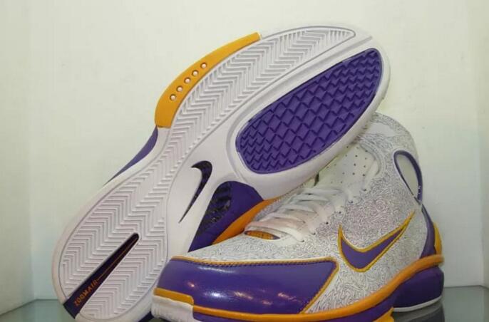 科比真正意义上的第一双耐克鞋,盘点科比的每一双球鞋