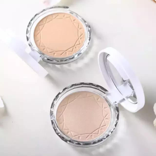 你过得好不好,翻翻你的化妆包就能知道