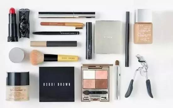 你过得好不好,翻翻你的化妆包就能知道