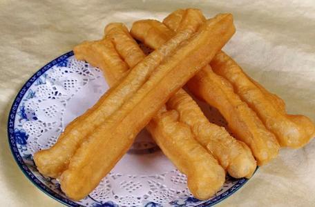 吃多了油条会得老年痴呆？油条：这个黑锅我不背