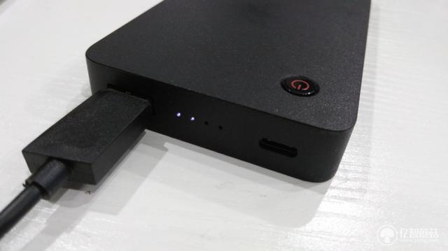 66w超级快充移动电源测评,唯快不破