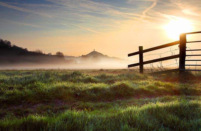 小扇引微凉悠悠夏日长全诗,小扇引微凉悠悠夏日长什么意思