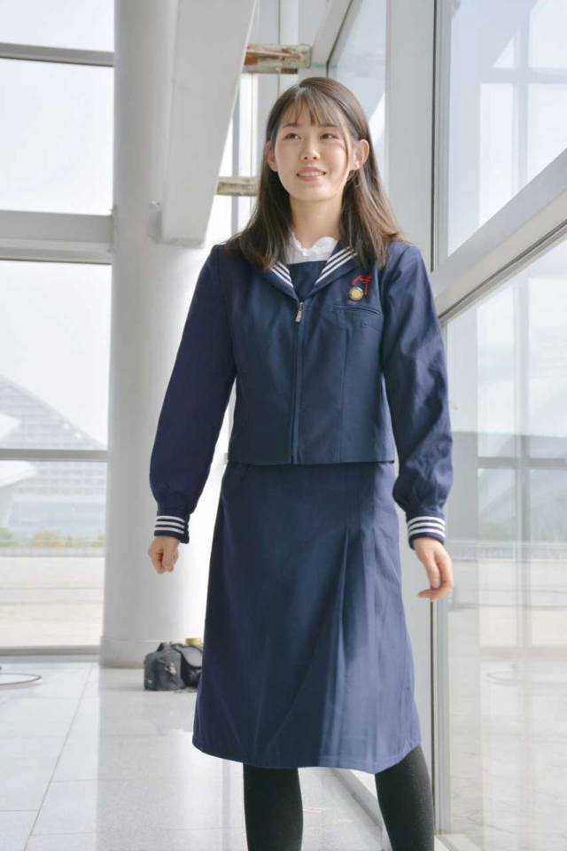 武汉高中校服最好看的几所学校,水果湖中学校服