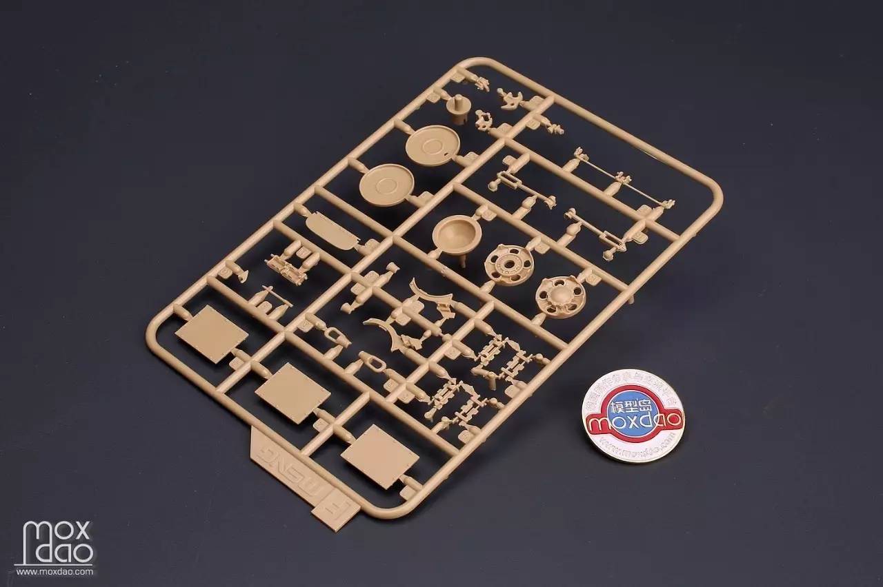 MENG出品的俄罗斯BMR-3M装甲扫雷车｜板件开盒