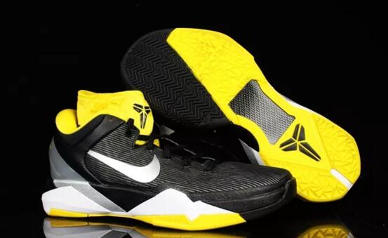 科比为什么没有新的球鞋系列,科比真正意义上的第一双耐克