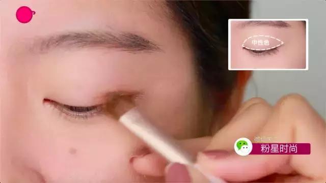 学生党用四色眼影盘可搞定妆容,适合新手的眼影盘一盘搞定全脸