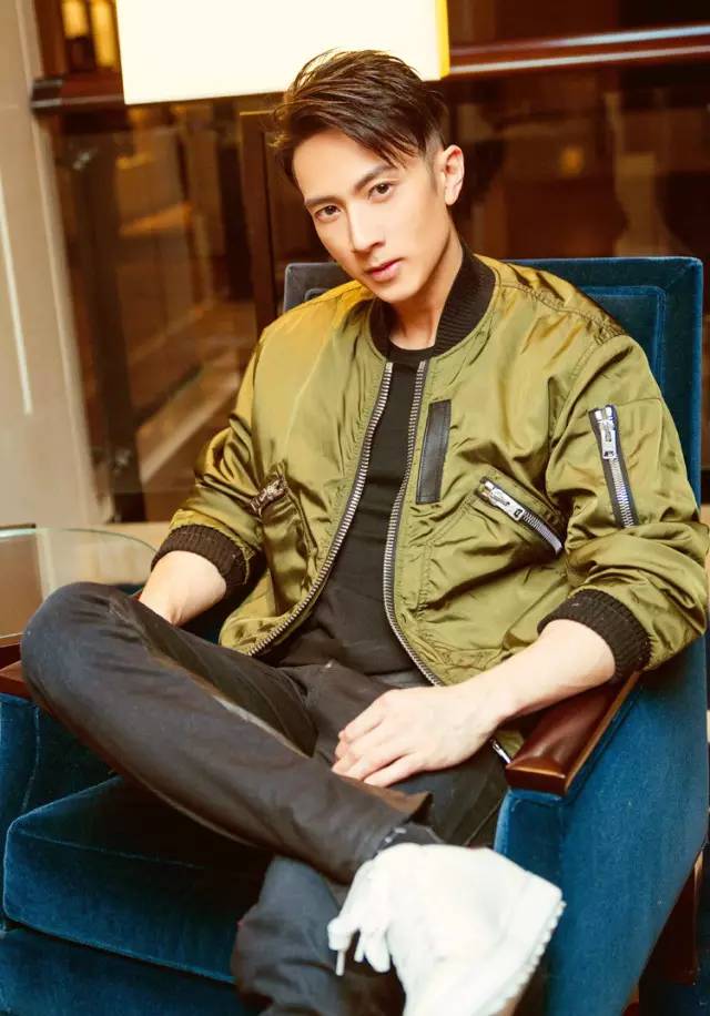 coach蔻驰春日新品,coach蔻驰明星直播