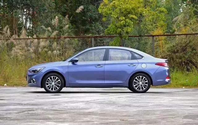 现代最新款悦动,现代悦动最新款车