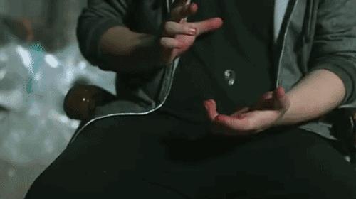 瞬间魔术教程,最简单又让人不可思议的小魔术