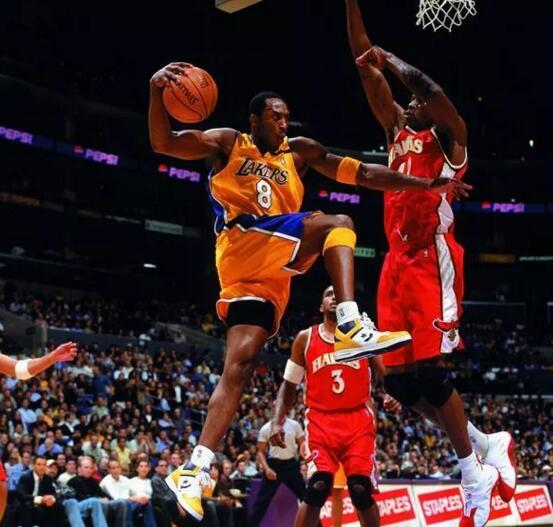 科比真正意义上的第一双耐克鞋,盘点科比的每一双球鞋