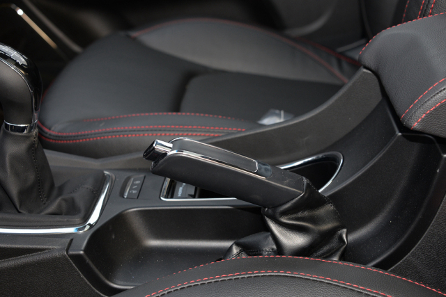 刹车失灵了怎么做,刹车失灵采取什么措施视频