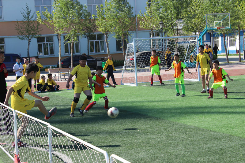 青春如火超越自我全力以赴,青春如火超越自我拔河比赛