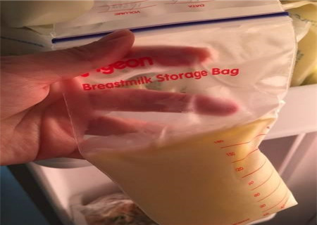 母乳冷冻后有腥味怎么办？有腥味正常吗？