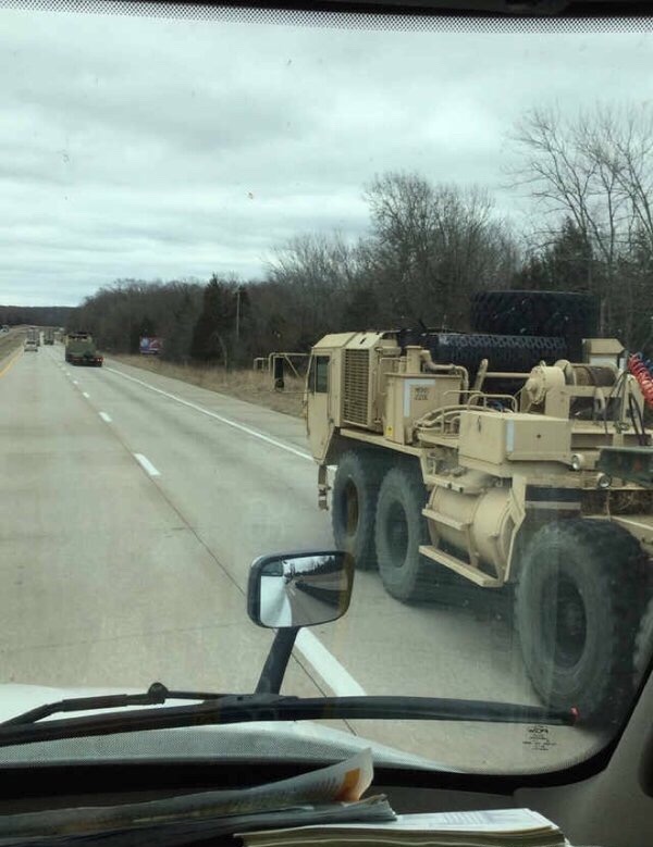 国内创业失败，小伙去加拿大开卡车，待遇丰厚工作轻松，好生羡慕