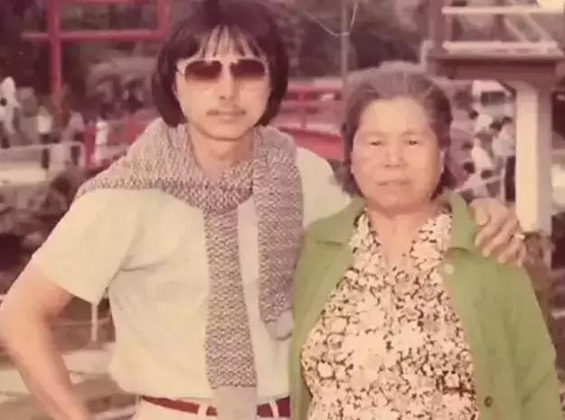 jimmychoo属于什么档次,jimmychoo春夏品牌发布会