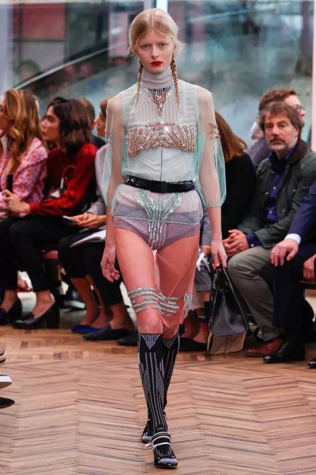 潮人好看衣服店铺推荐,现在潮人去哪里买衣服便宜