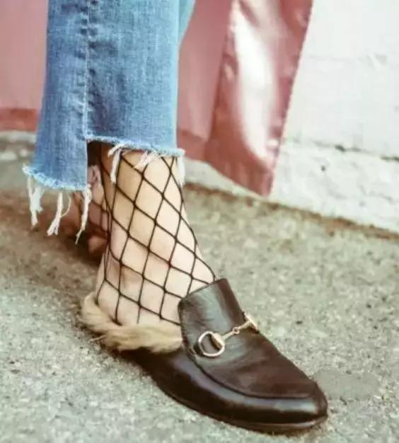 渔网袜潮酷搭配,破洞渔网袜穿搭
