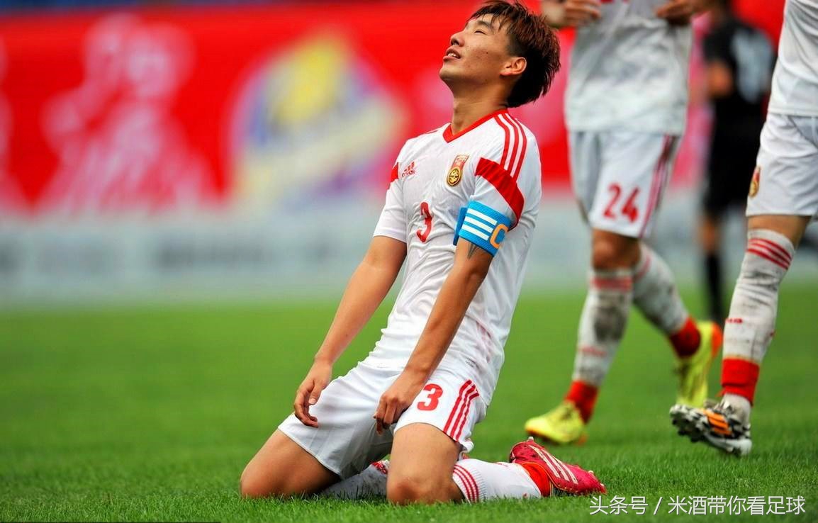 队长袖标蓝色,队长袖标用什么代替