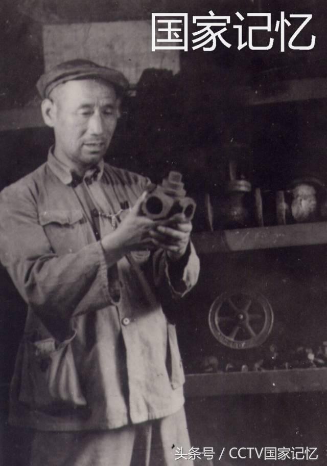 废品堆里捡到了一铁块,废铁堆里掏出来的宝贝