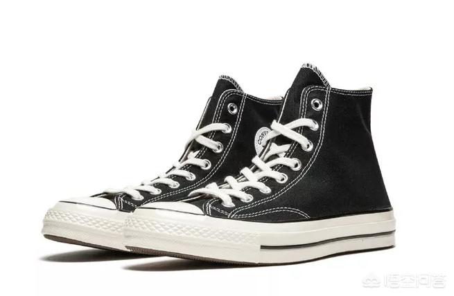 除了匡威，还有5款夏季必入的单品帆布鞋不可不知。