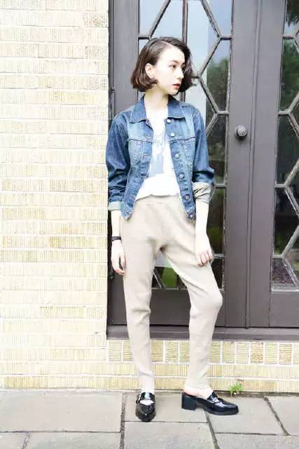 人见人爱！这个BOY风少女有点cool！