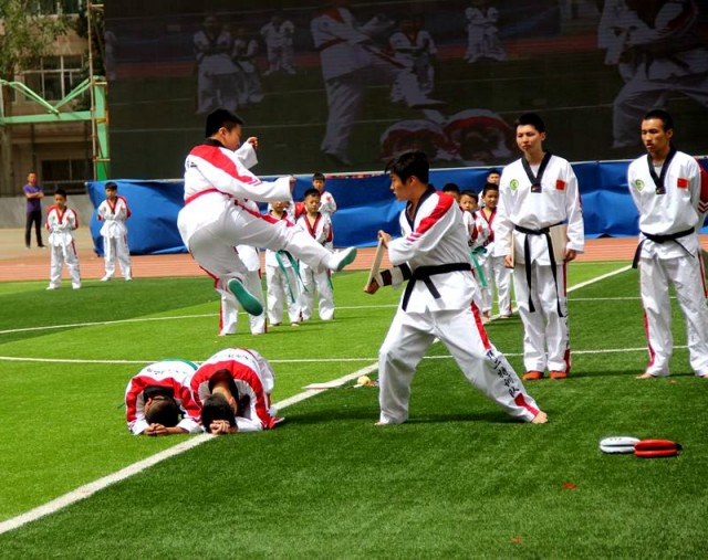 狂欢嘉年华表演,济南市中区小学春季运动会