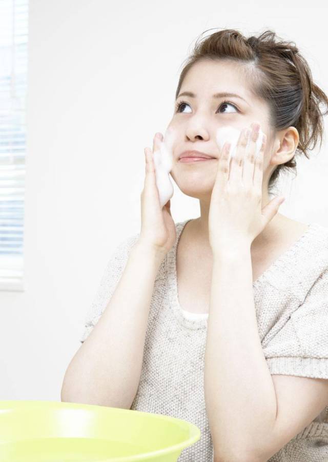 女生说你怎么这么敏感该怎么回,女人说你怎么这么敏感