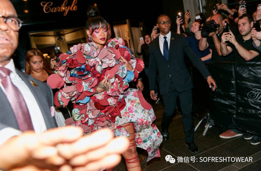 给你一百万｜你愿意买件衣服还是买辆车子？