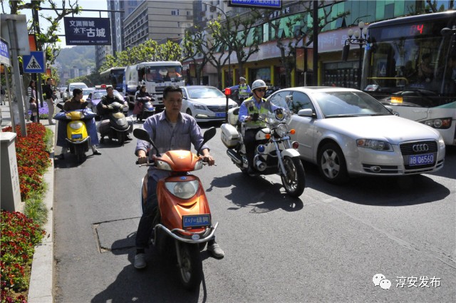 这三天，近23万辆车进出千岛湖，却都被他们……