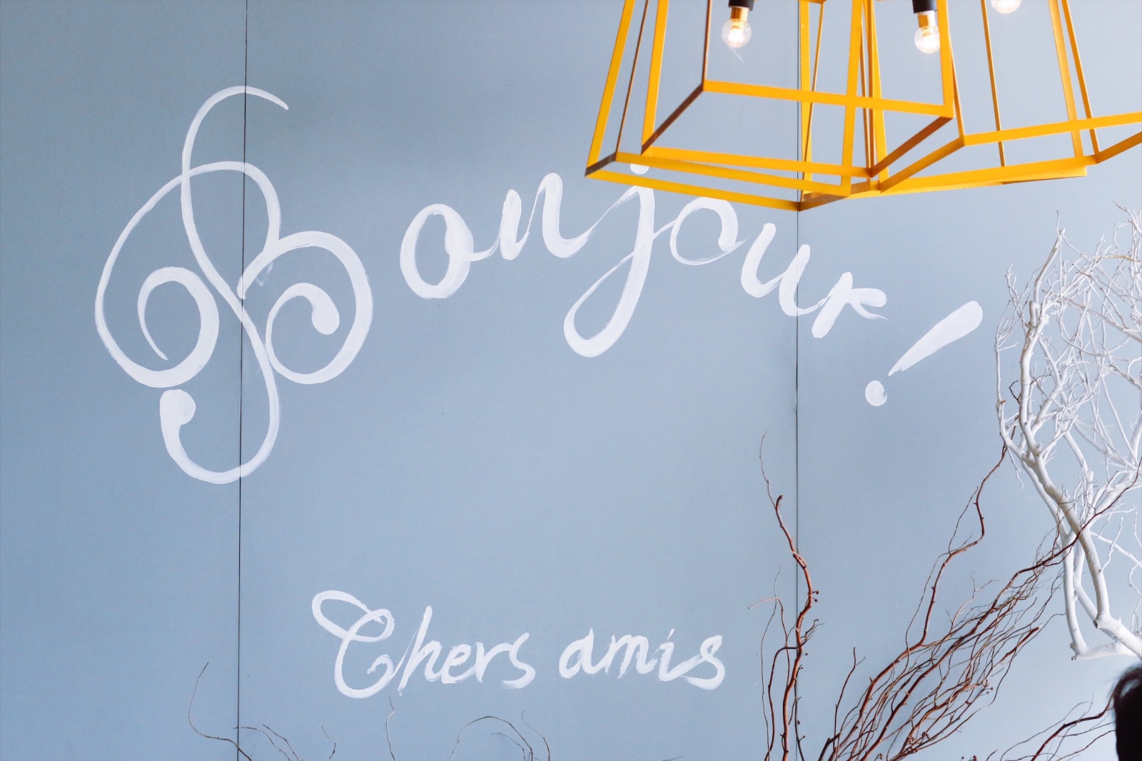 BLUFISH|他在天津造了这座蓝色的饕餮城堡,只为把青梅竹马的她从巴黎追回来