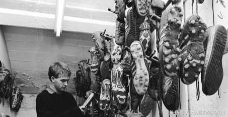 第一双足球鞋是什么牌子,足球鞋价格表第一双