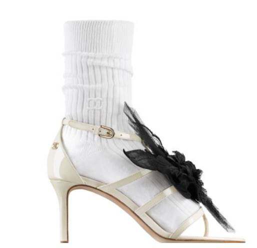 香奈儿4000块钱一双的水晶凉鞋,香奈儿塑料凉鞋