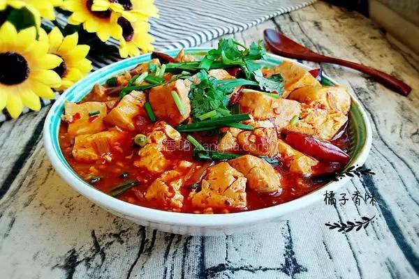 吃素就吃蛋白质丰富得豆腐，好吃到连盘子都能吃掉