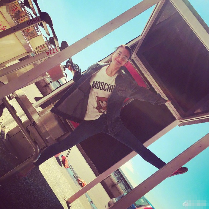 吴昕巴黎街拍图片,吴昕维嘉拍照