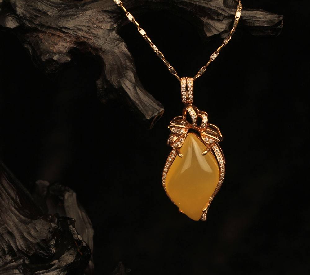 饰品风格搭配图片,饰品绿色与紫色搭配