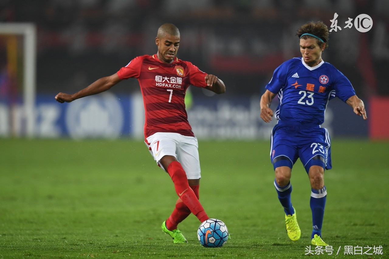 世界第一恒大足球场,外国人评价恒大建世界第一足球场