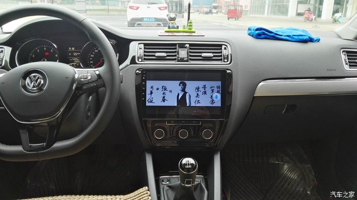17款大众速腾豪华版驾车感受,18款速腾白色雅士银对比