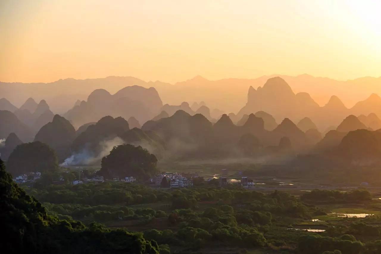 元宝山下,山水云间,悠悠闲云时光,恰好那时我也在