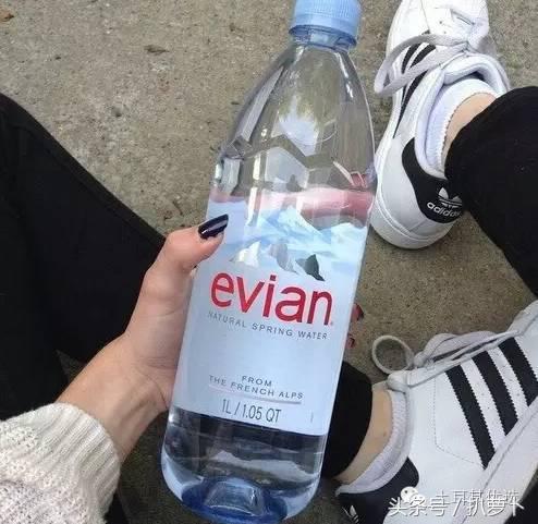 王思聪淘米水,王思聪100元矿泉水