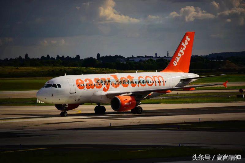 男子踩飞行板飞越英吉利海峡,法国飞人23分钟飞越英吉利海峡