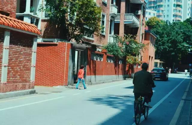 广州的一座荒废的商场,广州消失的城中城