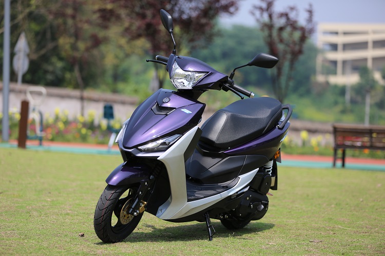 林海国四巧格踏板车测评,林海格格电喷踏板