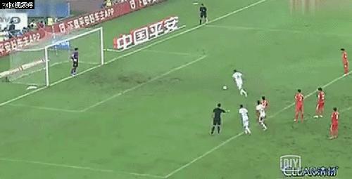 王大雷与球童互动后扑出重要点球,王大雷扑出的十大必进球