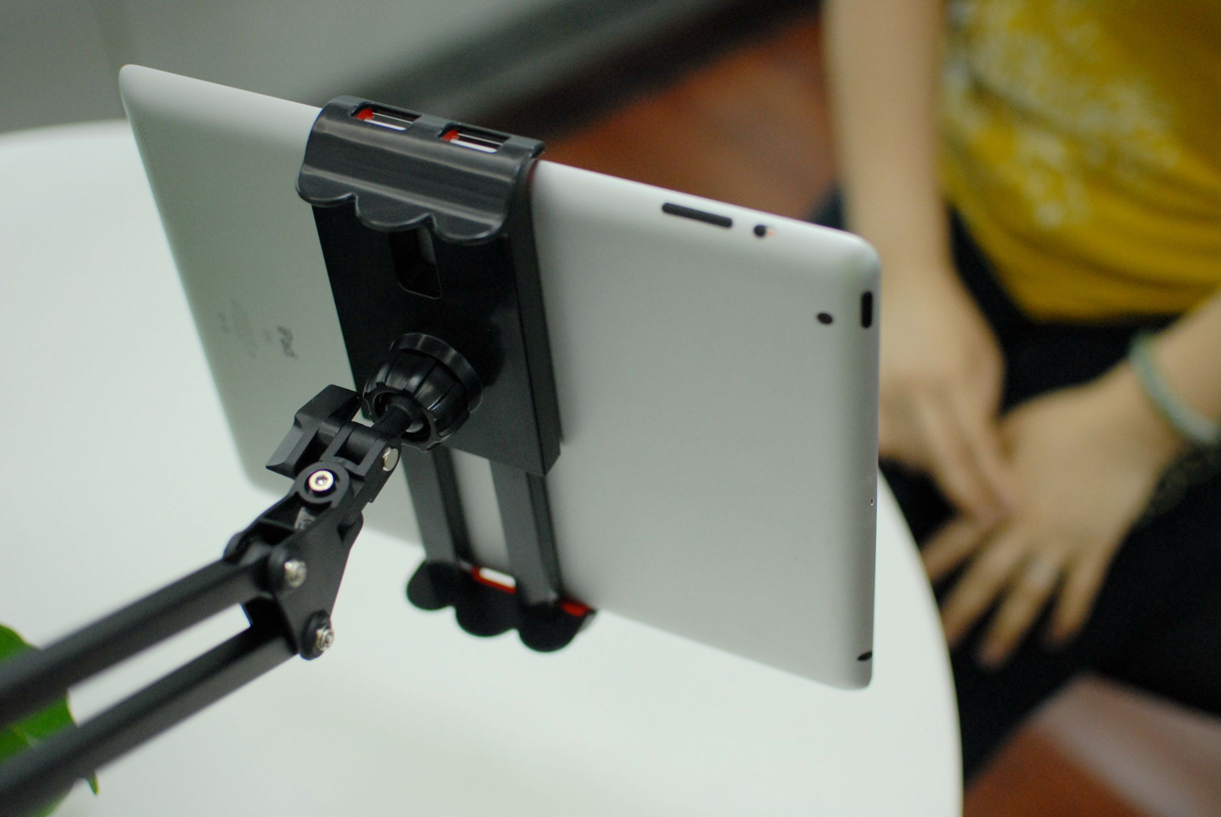 在床上躺着的懒人支架测评,用懒人支架并不意味着你就是懒人