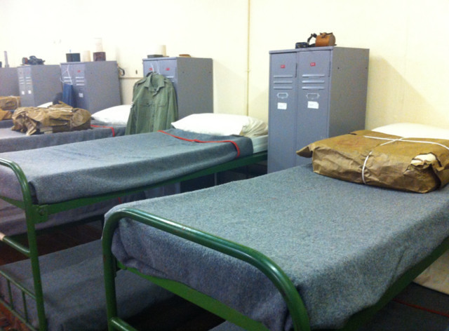 防御核战争的地下室构造图,人类建造基地防护僵尸