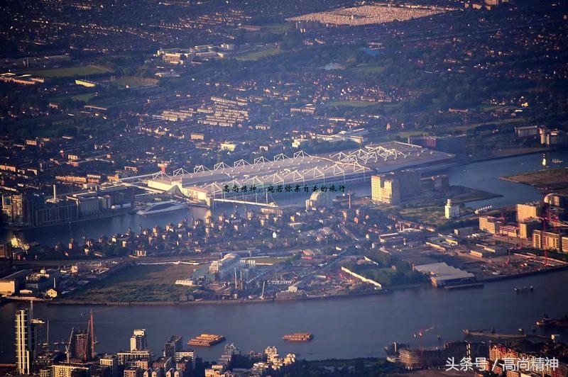 男子踩飞行板飞越英吉利海峡,法国飞人23分钟飞越英吉利海峡